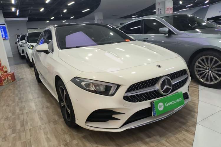 Used Mercedes-Benz A-Class 2022 Revised Version A 200 L Sport Sedan Fashionable Style Front Right 45 Deg