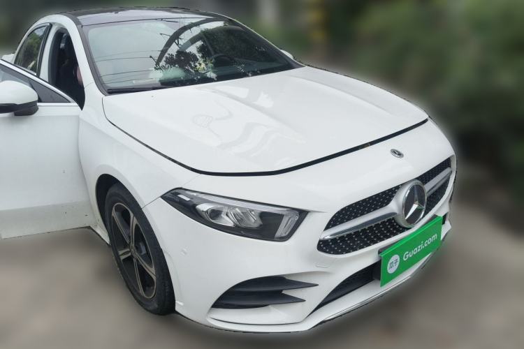 Used Mercedes-Benz A-Class 2022 Revised Version A 200 L Sport Sedan Fashionable Style Front Right 45 Deg