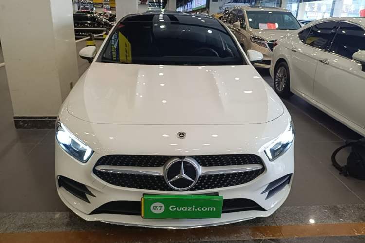 Used Mercedes-Benz A-Class 2022 Revised Version A 200 L Sport Sedan Fashionable Style Front