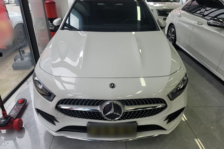 Used Mercedes-Benz A-Class 2022 Revised Version A 200 L Sport Sedan Fashionable Style Front