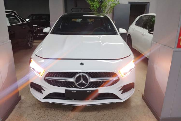 Used Mercedes-Benz A-Class 2022 Revised Version A 200 L Sport Sedan Fashionable Style Front
