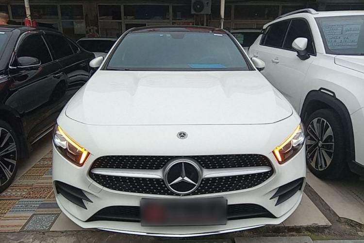 Used Mercedes-Benz A-Class 2022 Revised Version A 200 L Sport Sedan Fashionable Style Front