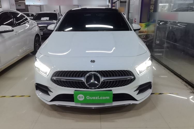 Used Mercedes-Benz A-Class 2022 Revised Version A 200 L Sport Sedan Fashionable Style Front