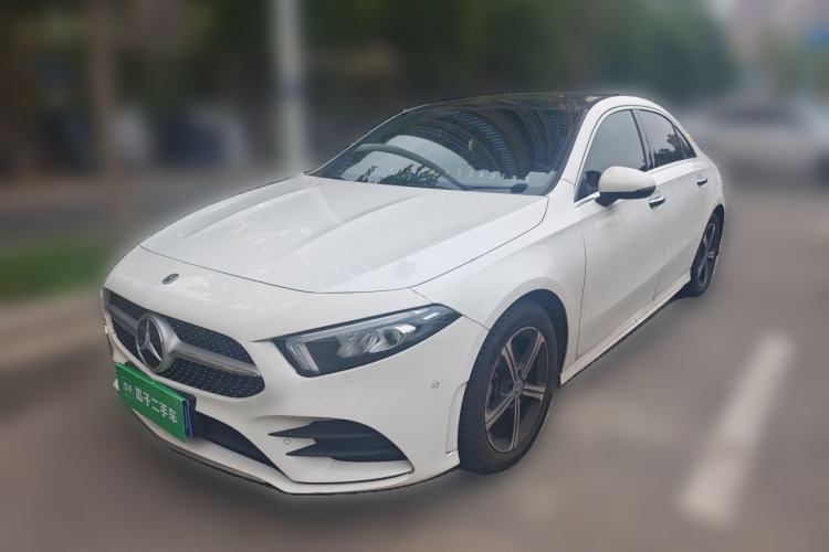 Used Mercedes-Benz A-Class 2022 Revised Version A 200 L Sport Sedan Fashionable Style Guazi used car, China used car export, Used car for sale, Used cars, Cheapest cars for sale