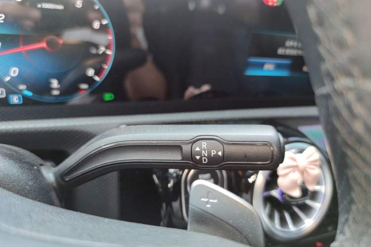 Used Mercedes-Benz A-Class 2022 Restyled A 200 L Sport Sedan Fashion Version Gear Lever