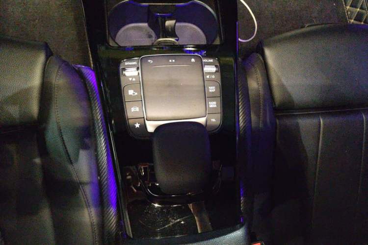 Used Mercedes-Benz A-Class 2022 Restyled A 200 L Sport Sedan Fashion Version Gear Lever