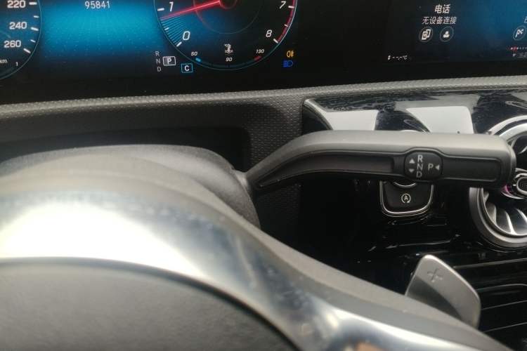 Used Mercedes-Benz A-Class 2022 Second Facelift A 200 L Sport Sedan Fashion Version Gear Lever