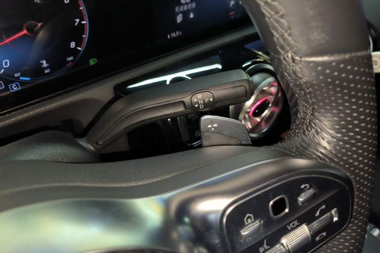 Used Mercedes-Benz A-Class 2022 Revised Version A 200 L Sport Sedan Fashionable Style Gear Lever