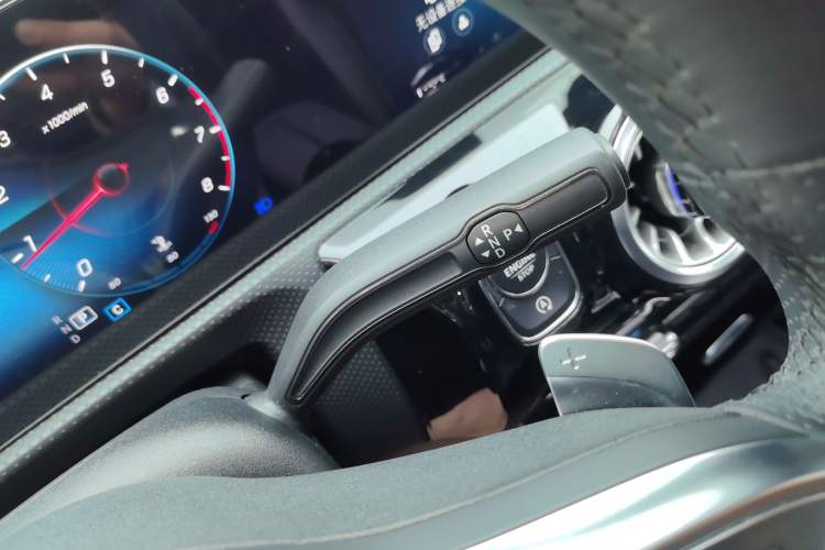 Used Mercedes-Benz A-Class 2022 Revised Version A 200 L Sport Sedan Fashionable Style Gear Lever