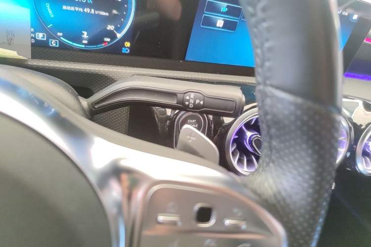 Used Mercedes-Benz A-Class 2022 Revised Version A 200 L Sport Sedan Fashionable Style Gear Lever