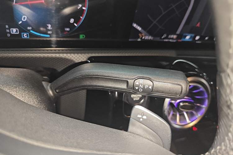 Used Mercedes-Benz A-Class 2022 Revised Version A 200 L Sport Sedan Fashionable Style Gear Lever