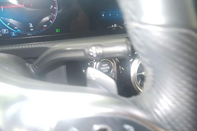 Used Mercedes-Benz A-Class 2022 Revised Version A 200 L Sport Sedan Fashionable Style Gear Lever