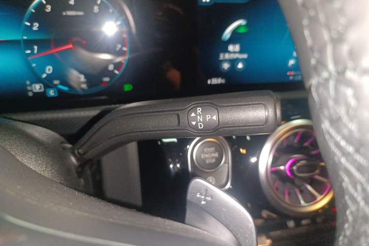 Used Mercedes-Benz A-Class 2022 Restyled A 200 L Sport Sedan Fashion Version Gear Lever