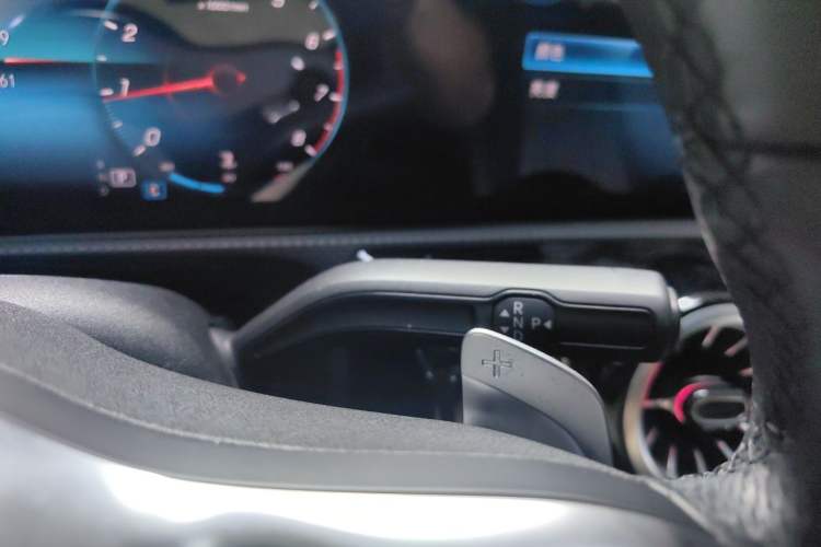 Used Mercedes-Benz A-Class 2022 Restyled A 200 L Sport Sedan Fashion Version Gear Lever