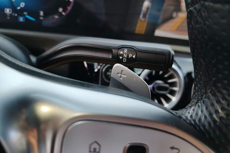 Used Mercedes-Benz A-Class 2022 Revised Version A 200 L Sport Sedan Fashionable Style Gear Lever