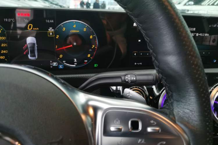 Used Mercedes-Benz A-Class 2022 Revised Version A 200 L Sport Sedan Fashionable Style Gear Lever