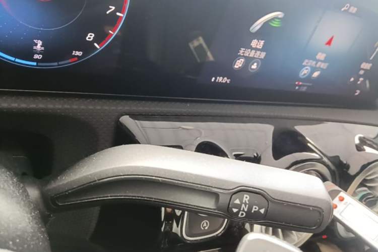 Used Mercedes-Benz A-Class 2022 Revised Version A 200 L Sport Sedan Fashionable Style Gear Lever
