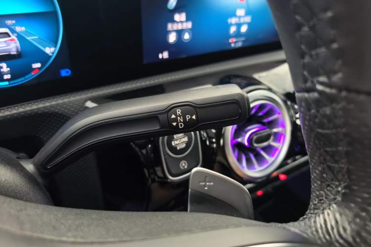 Used Mercedes-Benz A-Class 2022 Second Facelift A 200 L Sport Sedan Fashion Version Gear Lever