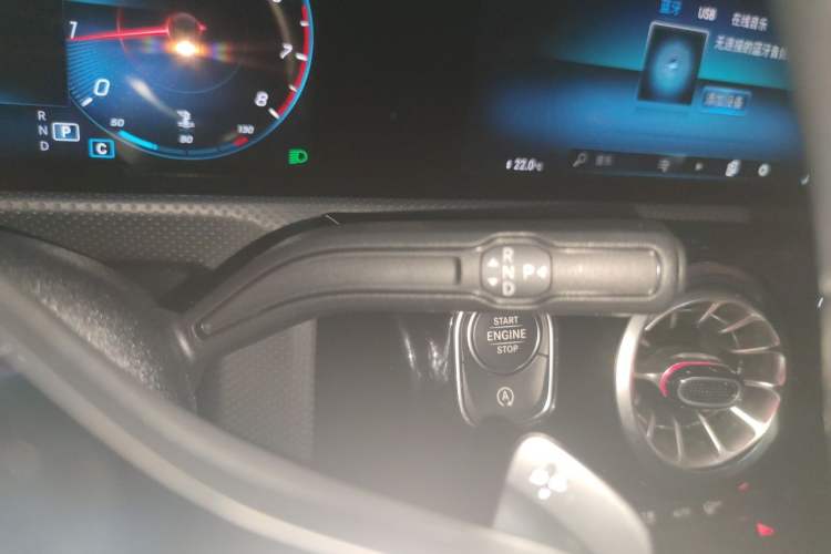 Used Mercedes-Benz A-Class 2022 Second Facelift A 200 L Sport Sedan Fashion Version Gear Lever
