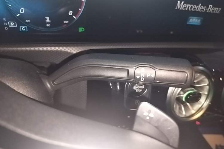 Used Mercedes-Benz A-Class 2022 Revised Version A 200 L Sport Sedan Fashionable Style Gear Lever