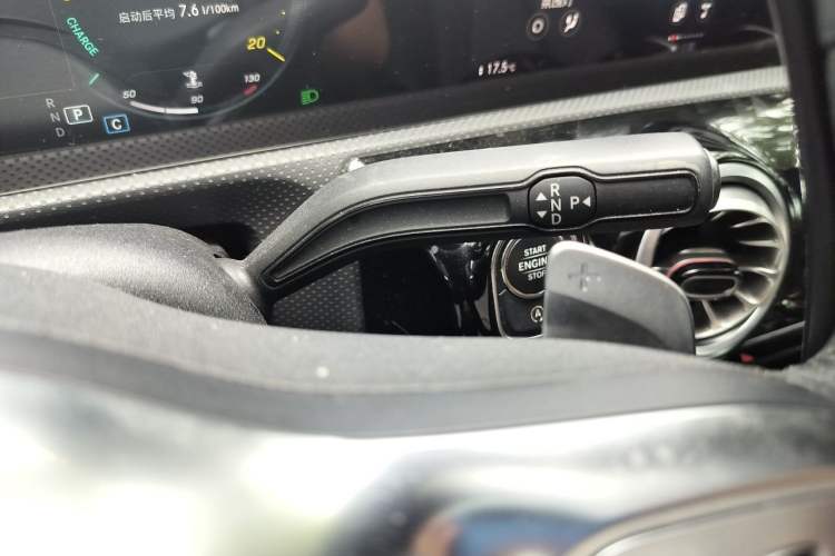 Used Mercedes-Benz A-Class 2022 Restyled A 200 L Sport Sedan Fashion Version Gear Lever