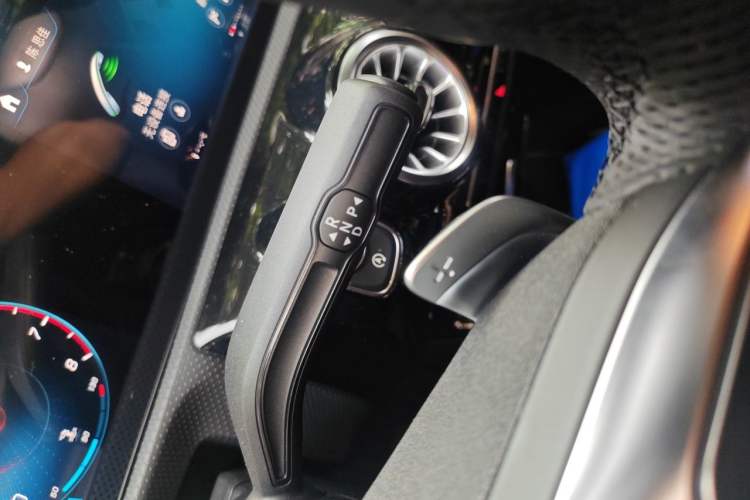 Used Mercedes-Benz A-Class 2022 Second Facelift A 200 L Sport Sedan Fashion Version Gear Lever