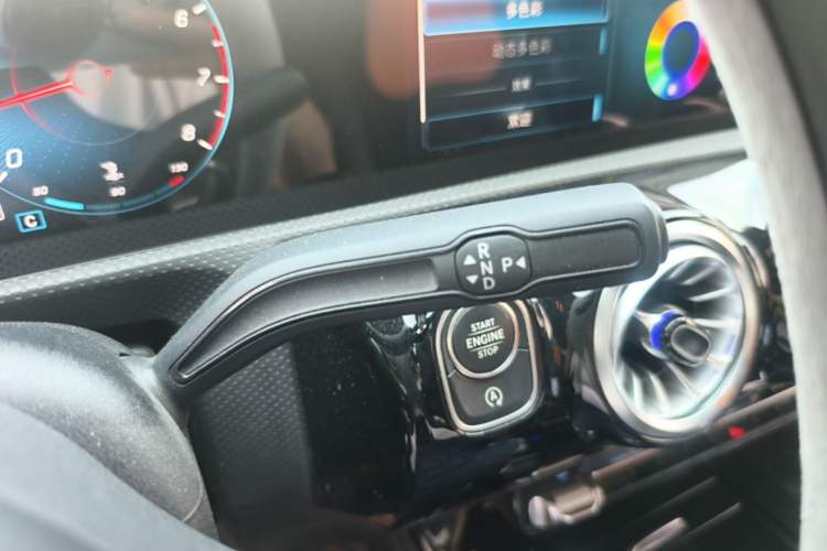 Used Mercedes-Benz A-Class 2022 Revised Version A 200 L Sport Sedan Fashionable Style Gear Lever