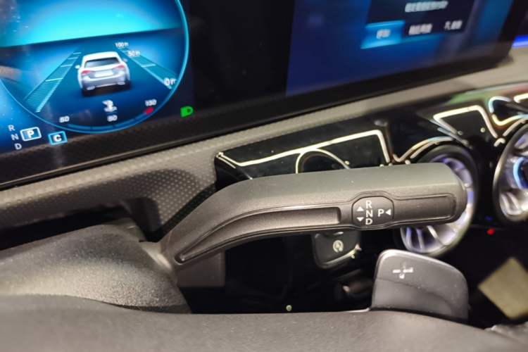 Used Mercedes-Benz A-Class 2022 Revised Version A 200 L Sport Sedan Fashionable Style Gear Lever