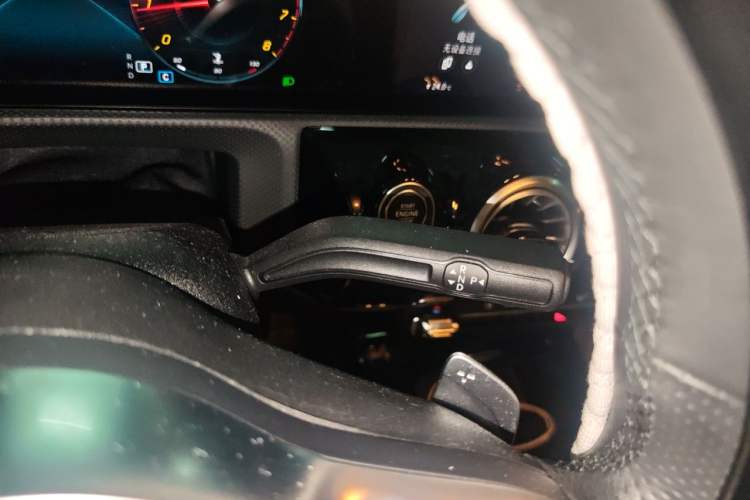 Used Mercedes-Benz A-Class 2022 Revised Version A 200 L Sport Sedan Fashionable Style Gear Lever