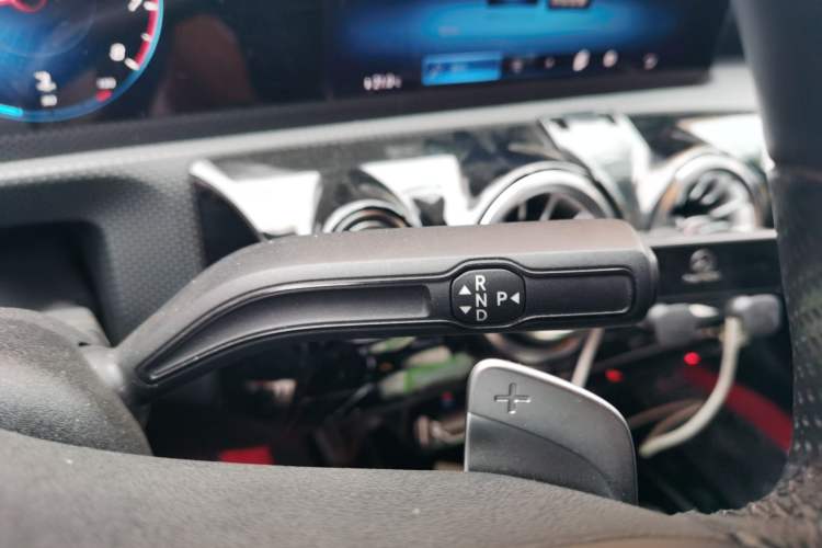 Used Mercedes-Benz A-Class 2022 Revised Version A 200 L Sport Sedan Fashionable Style Gear Lever