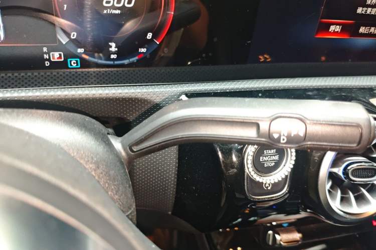 Used Mercedes-Benz A-Class 2022 Revised Version A 200 L Sport Sedan Fashionable Style Gear Lever