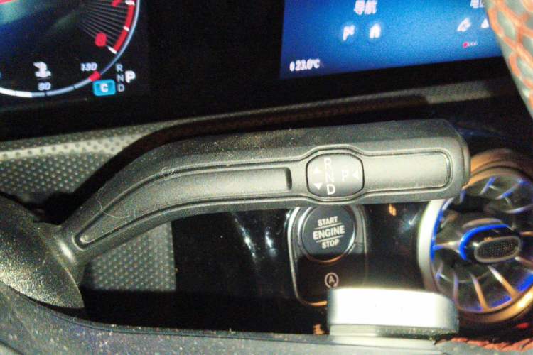 Used Mercedes-Benz A-Class 2022 Revised Version A 200 L Sport Sedan Fashionable Style Gear Lever
