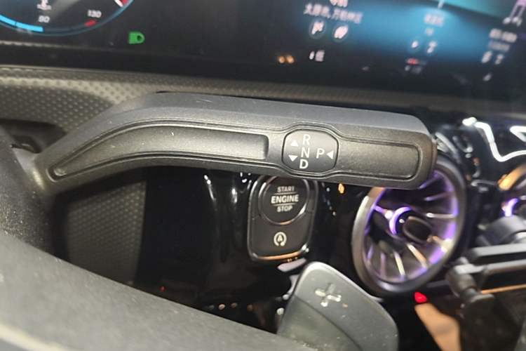 Used Mercedes-Benz A-Class 2022 Restyled A 200 L Sport Sedan Fashion Version Gear Lever