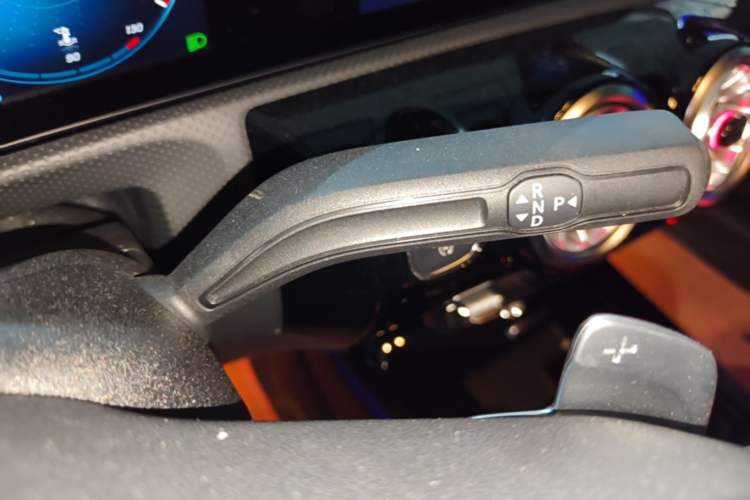 Used Mercedes-Benz A-Class 2022 Revised Version A 200 L Sport Sedan Fashionable Style Gear Lever