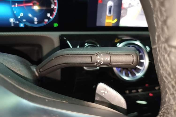 Used Mercedes-Benz A-Class 2022 Restyled A 200 L Sport Sedan Fashion Version Gear Lever