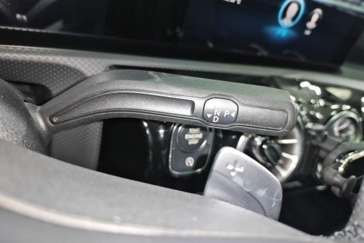 Used Mercedes-Benz A-Class 2022 Restyled A 200 L Sport Sedan Fashion Version Gear Lever
