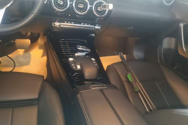 Used Mercedes-Benz A-Class 2022 Restyled A 180 L Sport Sedan Gear Lever