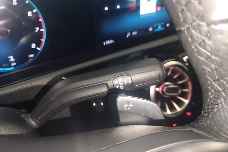 Used Mercedes-Benz A-Class 2022 Revised Version A 200 L Sport Sedan Fashionable Style Gear Lever