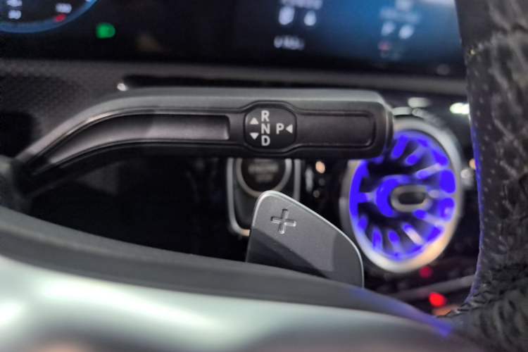 Used Mercedes-Benz A-Class 2022 Second Facelift A 200 L Sport Sedan Fashion Version Gear Lever