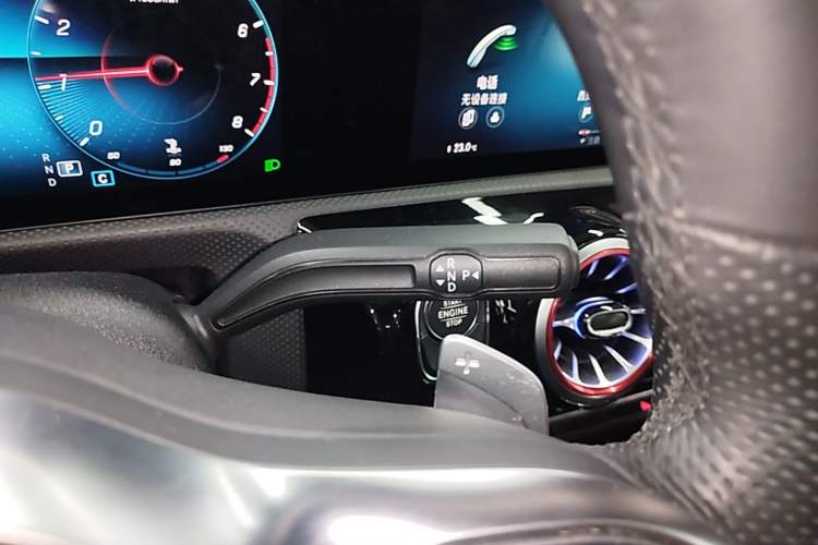 Used Mercedes-Benz A-Class 2022 Revised Version A 200 L Sport Sedan Fashionable Style Gear Lever