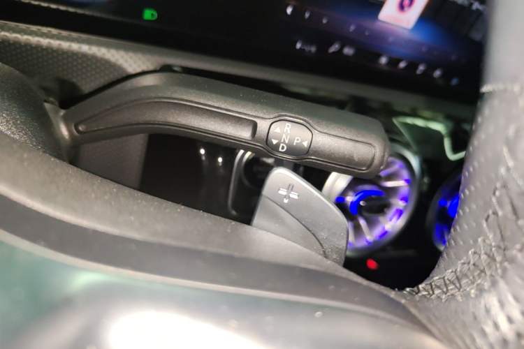 Used Mercedes-Benz A-Class 2022 Restyled A 200 L Sport Sedan Fashion Version Gear Lever