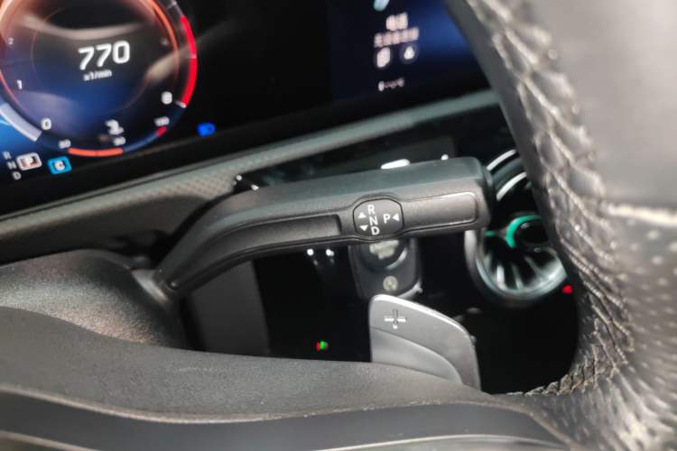 Used Mercedes-Benz A-Class 2022 Revised Version A 200 L Sport Sedan Fashionable Style Gear Lever
