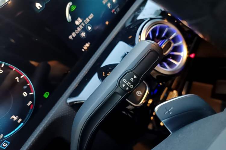 Used Mercedes-Benz A-Class 2022 Restyled A 200 L Sport Sedan Fashion Version Gear Lever