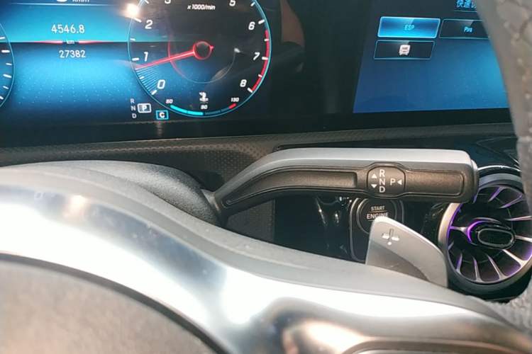 Used Mercedes-Benz A-Class 2022 Second Facelift A 200 L Sport Sedan Fashion Version Gear Lever