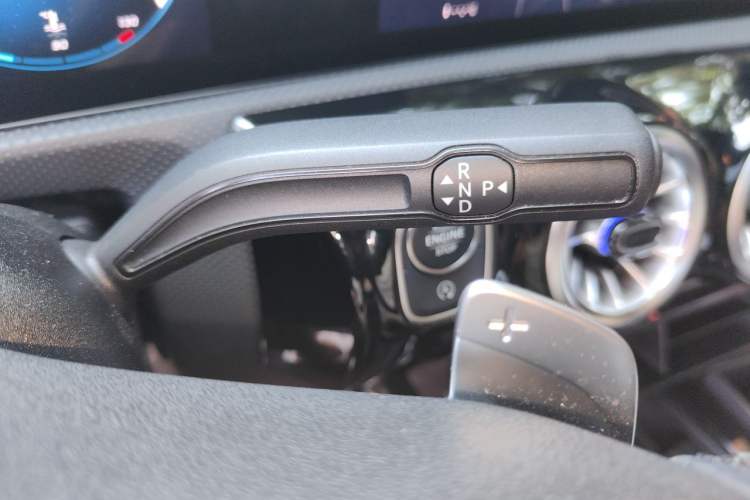 Used Mercedes-Benz A-Class 2022 Second Facelift A 200 L Sport Sedan Fashion Version Gear Lever