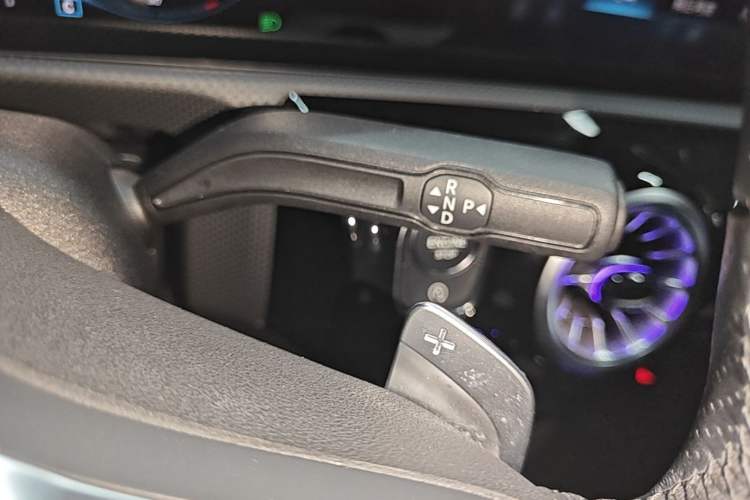 Used Mercedes-Benz A-Class 2022 Restyled A 200 L Sport Sedan Fashion Version Gear Lever