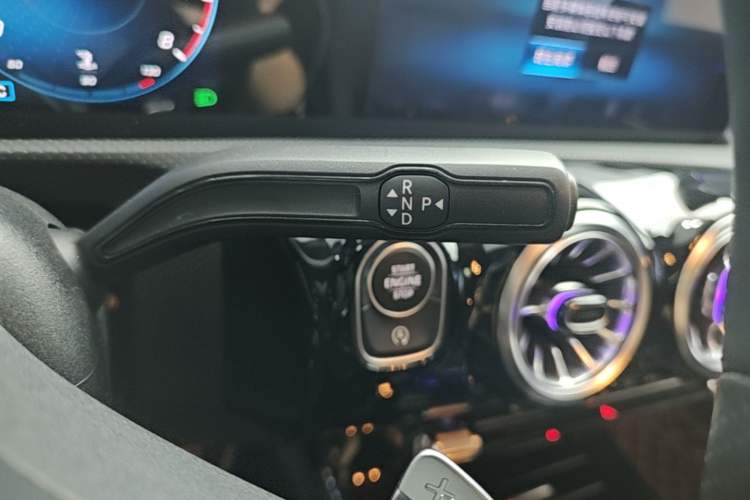 Used Mercedes-Benz A-Class 2022 Restyled A 200 L Sport Sedan Fashion Version Gear Lever