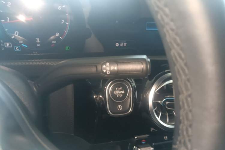 Used Mercedes-Benz A-Class 2022 Second Facelift A 200 L Sport Sedan Fashion Version Gear Lever