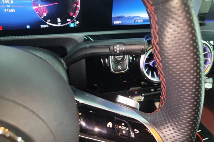 Used Mercedes-Benz A-Class 2022 Revised Version A 200 L Sport Sedan Fashionable Style Gear Lever