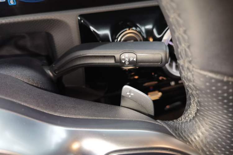 Used Mercedes-Benz A-Class 2022 Revised Version A 200 L Sport Sedan Fashionable Style Gear Lever